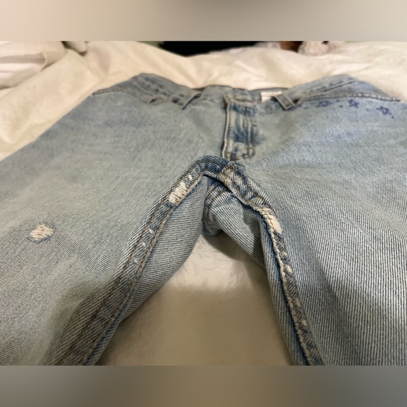 Vintage Levi’s 505 High Rise Embroidered Light Wash Jeans - Picture 8 of 12